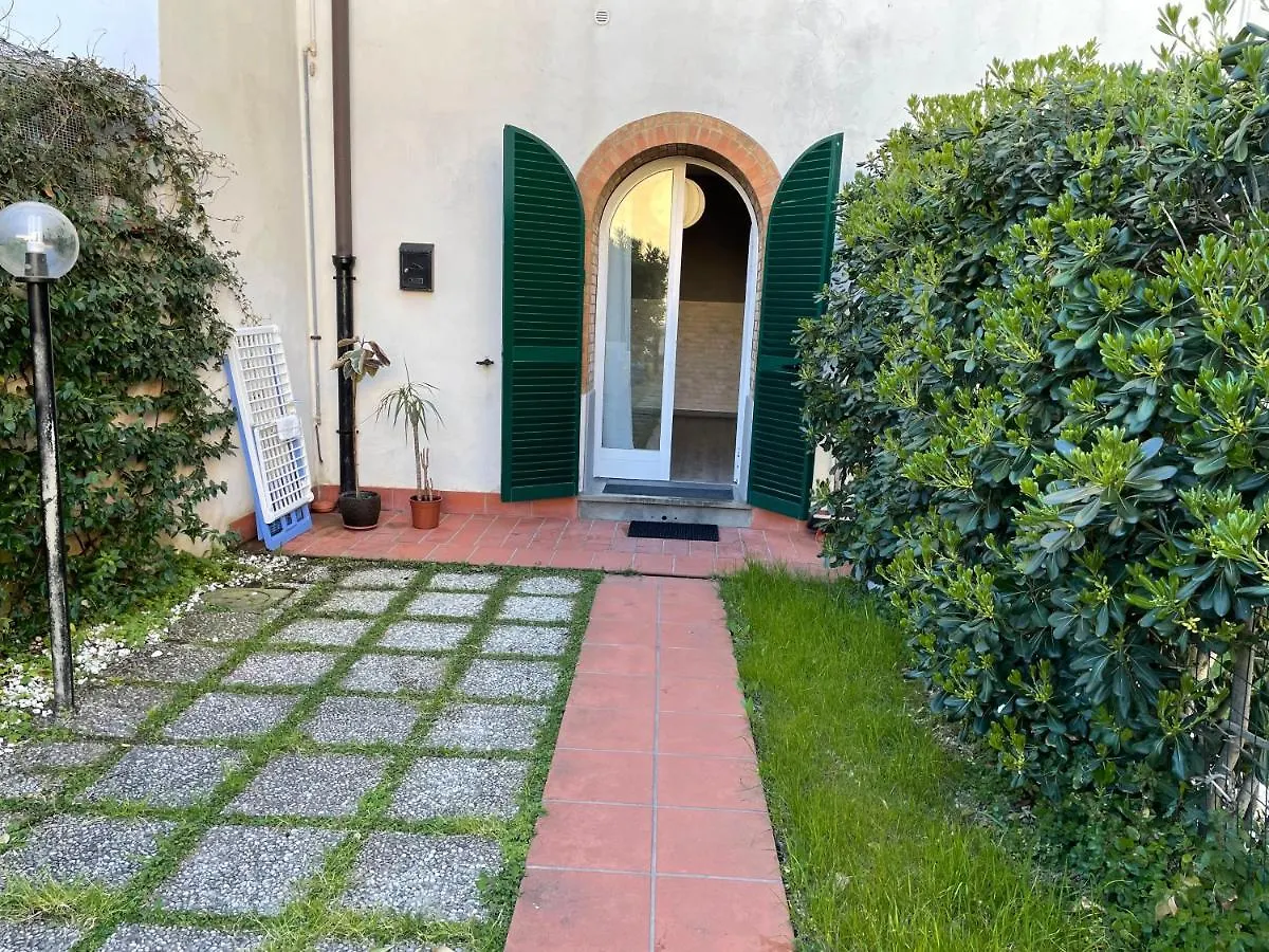 Sunrise Bed and Breakfast Marina Di Pisa 0*,